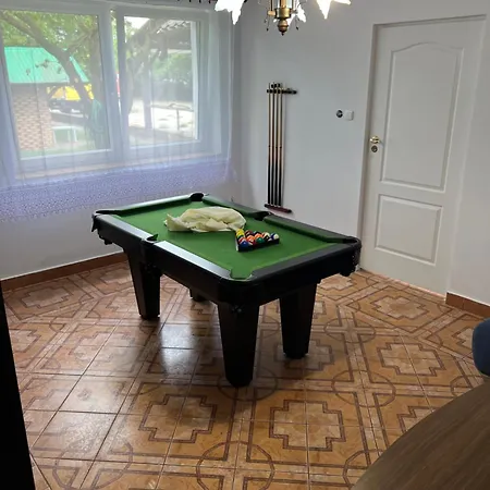Dom Z Grillem Niedaleko Kąpieliska Apartament *